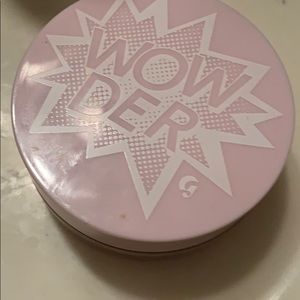 Glossier wowder